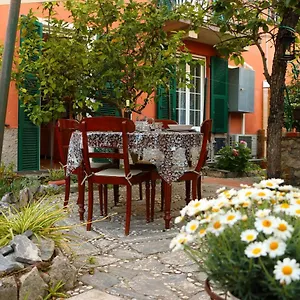 la-tua-casa-vicino-a-portovenere.hotelitalianriviera.com/