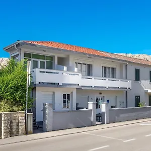 apartments-nada-ivan-with-terrace.primorje-gorskikotar.com/